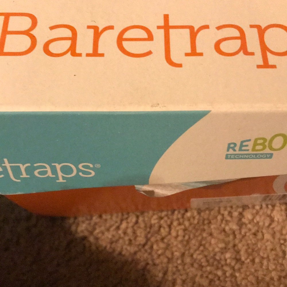 Bare trap sandals